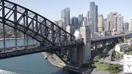 Locomotive 3801 crosses Sydney Harbour Bridge for the first time | September 26, 2022 | The Senior