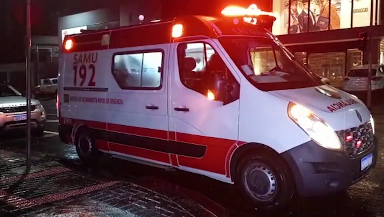Jovem passa mal em bar no Centro, desmaia e pre...