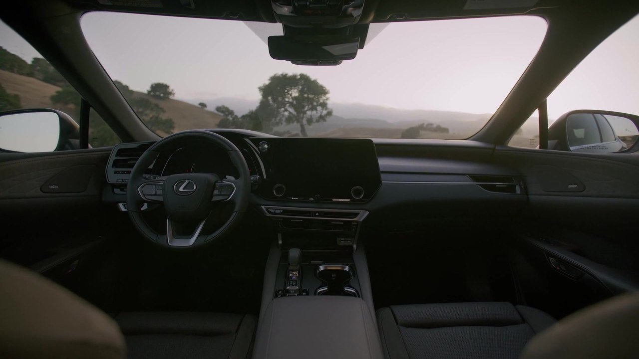 2023 Lexus RX 350h AWD Luxury Interior Design in Nori Green Pearl