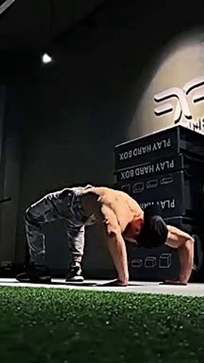 Follow me on instagram for more vedios:the_bodybuilder1