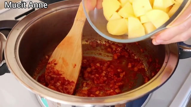 Dağılmayan En Pratik Yemek Sulu Köfte Tarifi