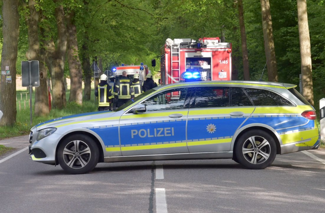 Saarland: Mann überfährt seine Frau mehrmals