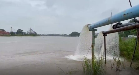 เทศบาลเมืองอ่างทอง เร่งตั้งเครื่องสูบน้ำสองระบบ รับมือ "พายุโนรู"