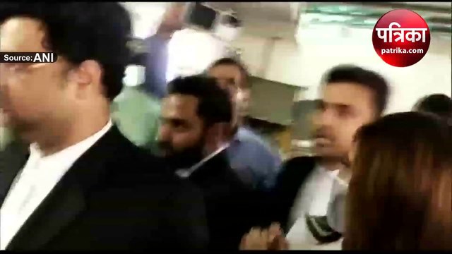 Video: वकील की ड्रेस में कोर्ट पहुंची जैकलीन फर्नांडिज, मनी लॉन्ड्रिंग मामले में मिली जमानत