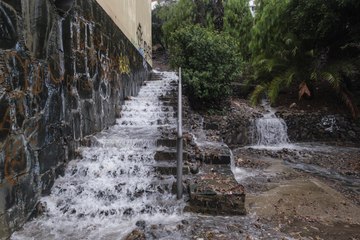 Download Video: La tormenta tropical Hermine se aleja de Canarias tras dejar un récord histórico de precipitaciones