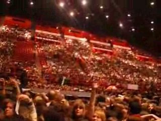 Wonderwall, attente tokio hotel.
