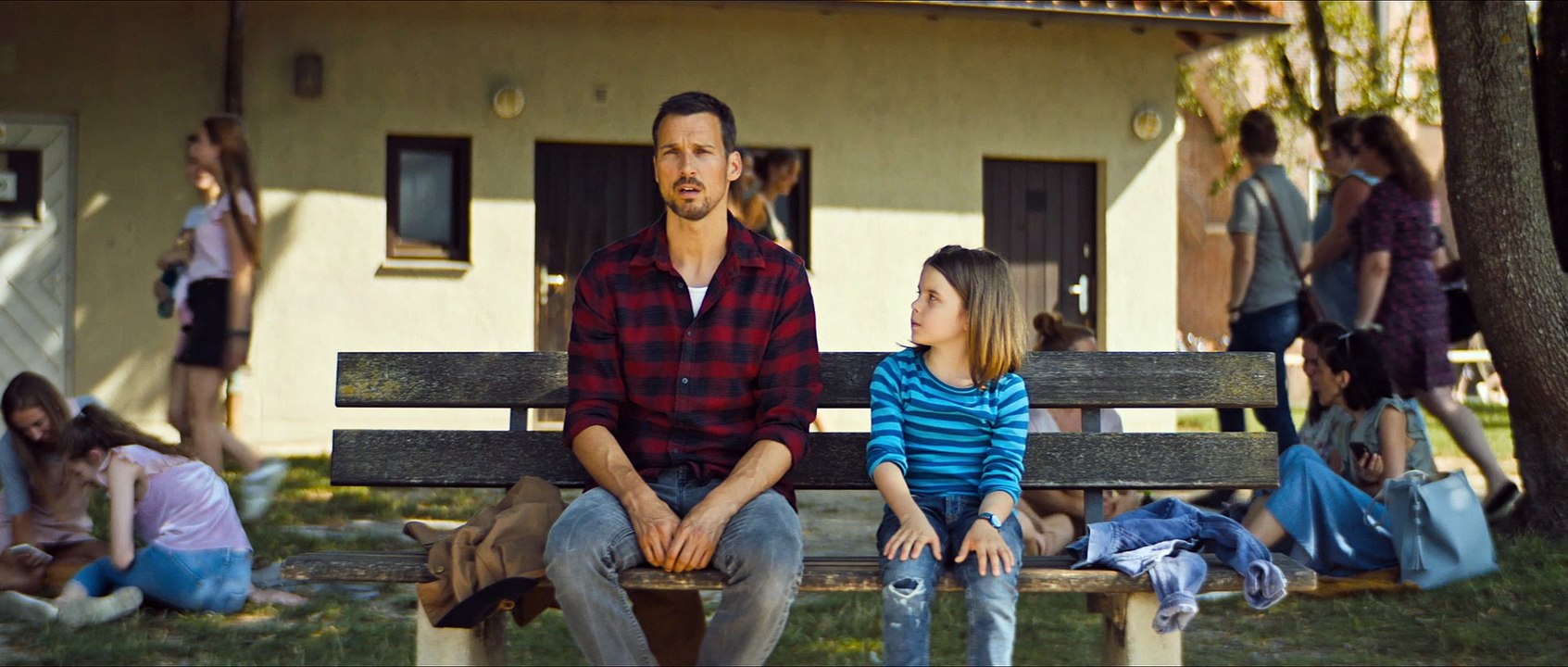 Oskars Kleid Trailer Deutsch German (2022)