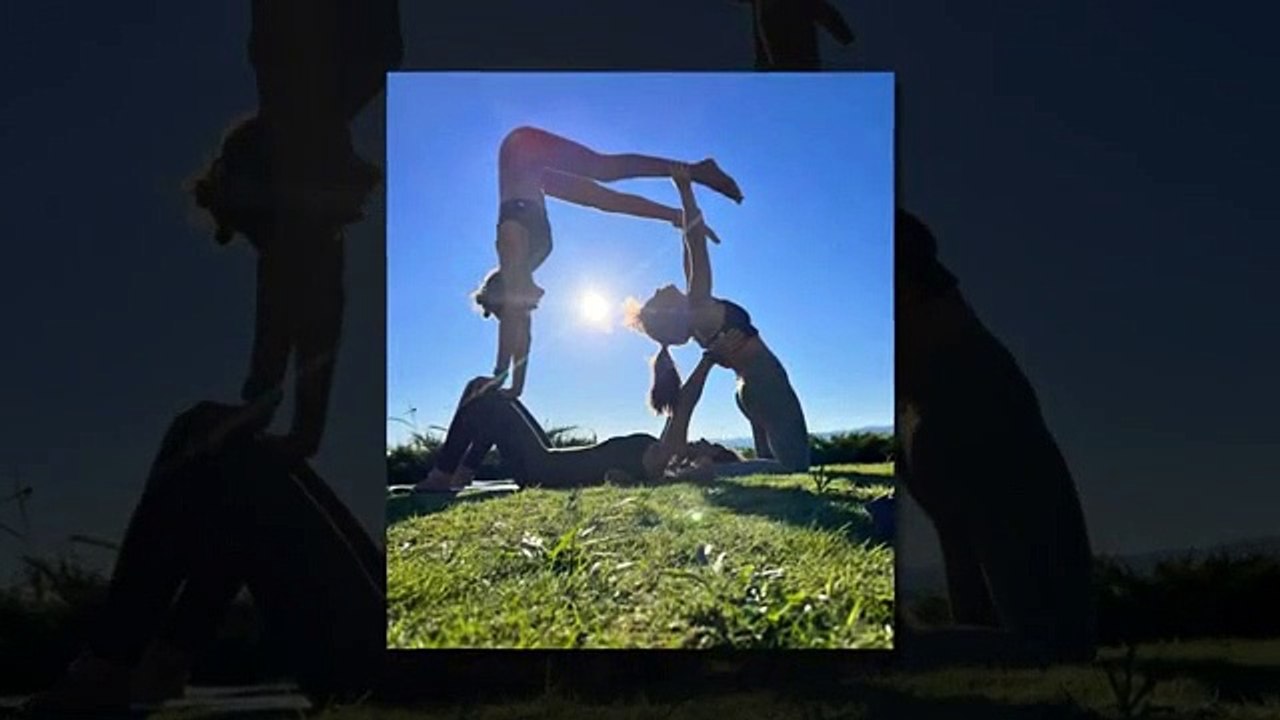 Yoga kampına giden Pınar Altuğ, verdiği pozlarla esnekliğini gözler önüne serdi