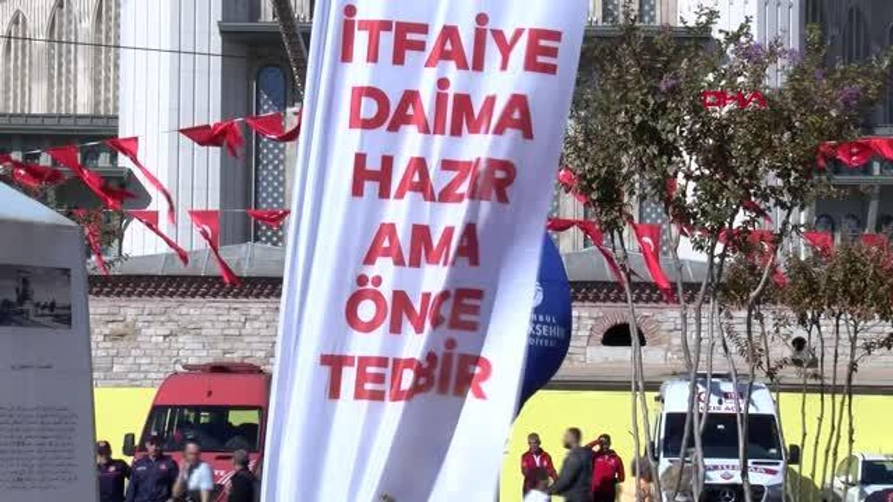 İSTANBUL-İTFAİYE HAFTASI KUTLAMALARINDA TULUMBACILAR İSTİKLAL CADDESİ'NDE YÜRÜDÜ