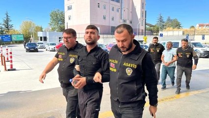 Son dakika haberi... 2 akrabasını öldürdüğü iddia edilen 3 şüpheli sağlık kontrolünden geçirildi