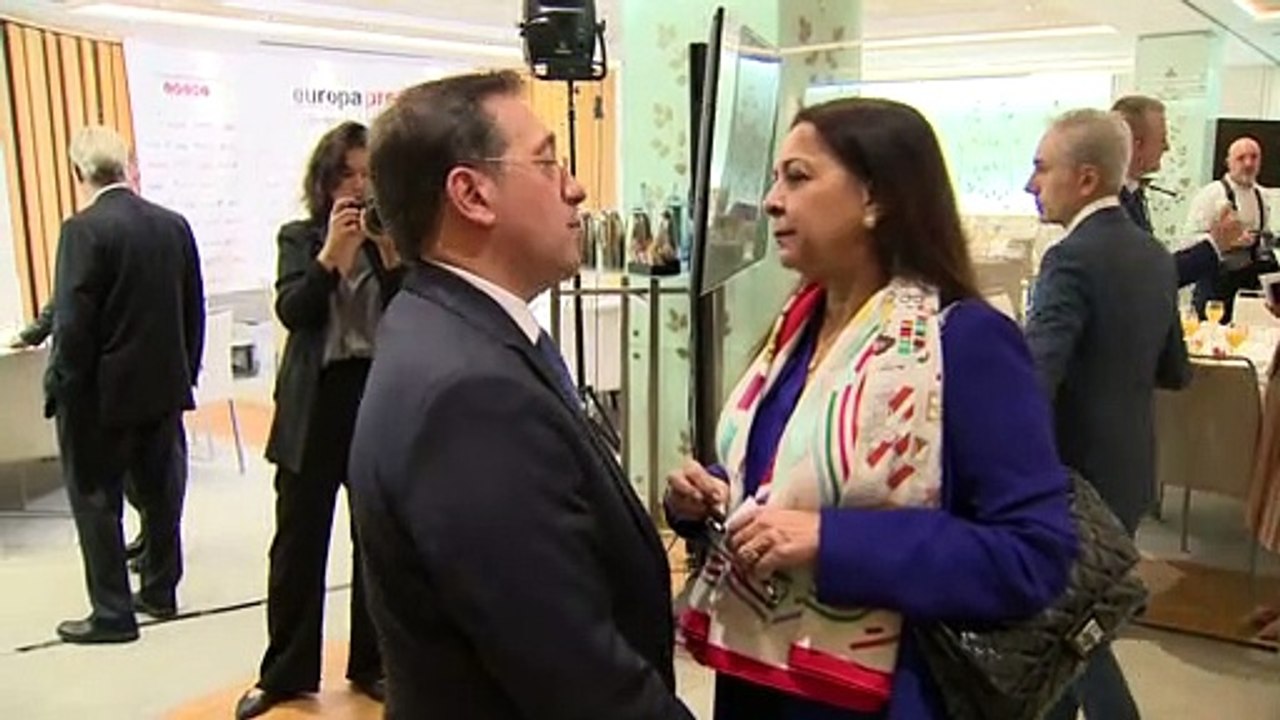 Albares respeta el resultado "legítimo" en Italia y niega cambios respecto al Sáhara