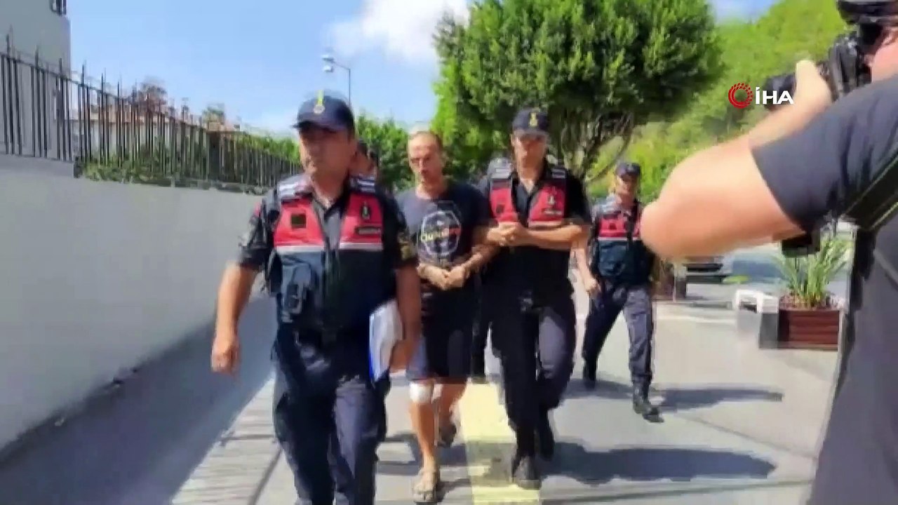 Antalya’da Rus turist babasını çekiçle öldürmüş...