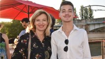 GALA VIDEO - PHOTO - Léonard, le fils de Valérie Trierweiler, s’affiche avec son père sur un rare cliché