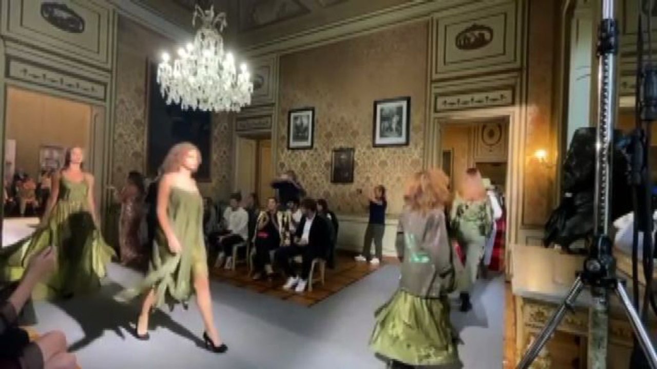 A Palazzo Cusani sfila Esercito, stile attuale e gioco di tessuti