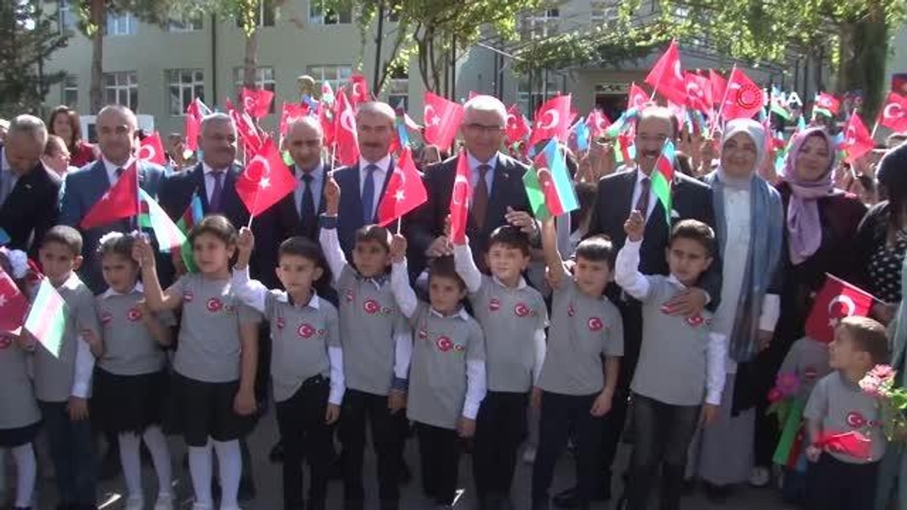 Türk Kızılay, 2. Karabağ savaşından etkilenen okullara oyun alanları kurdu