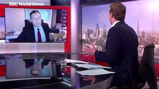 Crianças fazem aparição inesperada em entrevista ao vivo na BBC