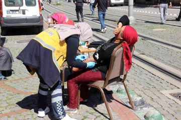 Husumetliler cami avlusunda kavga etti: 1 kişi makasla yaralandı