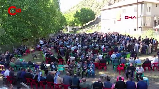 Aşiret düğününde gelin ve damada takılan parayı 9 kişi saydı