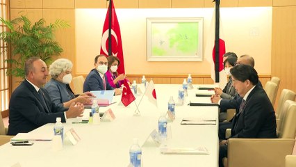 Çavuşoğlu Japon mevkidaşı Hayaşi ile bir araya geldi