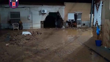 Uno de los vecinos de la pedanía murciana de Javalí Viejo pudo grabar a Antonio mientras era arrastrado por el agua.