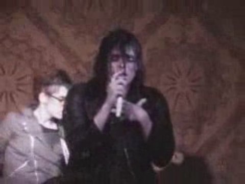 mcr - You Know What They Do To Guys Like Us In Prison(live)