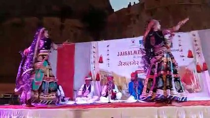 काल्यो कूद पड्यो मेला में...