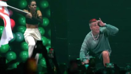 Fan in delirio a Milano per il Famoso tour di Sfera Ebbasta