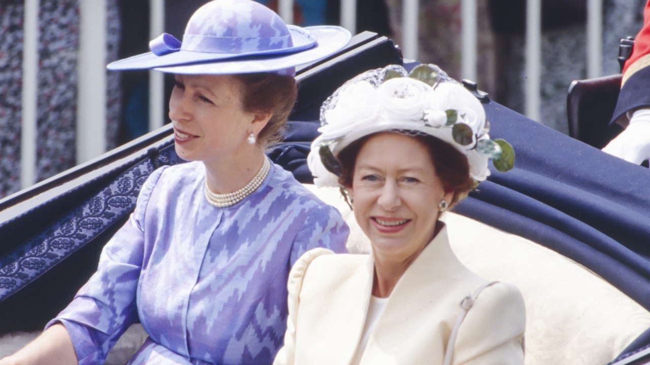 The Queen's sister defied royal tradition, here’s why - video Dailymotion