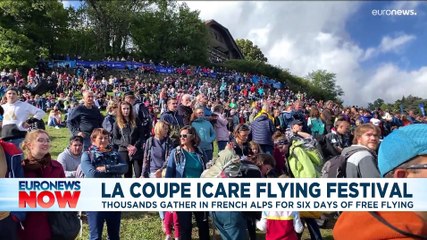 La Coupe Icare: Thousands gather for flying festival in the French Alps
