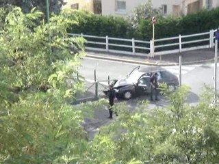 Quand Régis conduit sa voiture