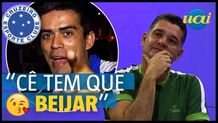 Torcida do Cruzeiro cobra beijo de Toledo em Mancini