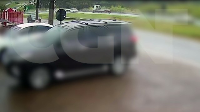 Câmera flagra momento em que roda solta de caminhão e provoca acidente na BR-277, no XIV de Novembro