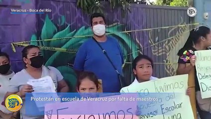 Protestan en escuela de Veracruz por falta de maestros