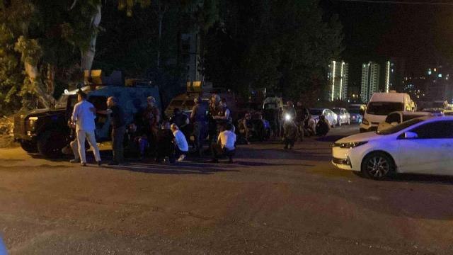 Son Dakika | Mersin'de polis noktasına bombalı araçla saldırı: 1'i ağır 2 polis yaralı