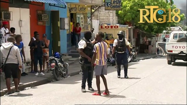 Plizyè sitwayen denonse konpòtman lapolis pandan mouvman pwotestasyon yo.