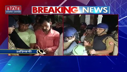 Breaking News : औरैया में छात्र की मौत पर बवाल, गुस्साए लोगों ने पुलिस की गाड़ी फूंकी
