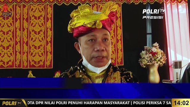 PRESISI UPDATE 14.00 WIB : Presiden Jokowi Terima Gelar Adat Kehormatan Kesultanan Buton di Baubau