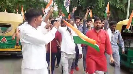 Ramesh Matiala Joined the #HarHathTiranga Campaign in Dwarka with all the Auto Rickshaw Drivers