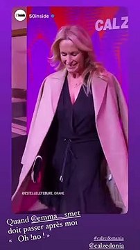 Emma Smet et Estelle Lefébure assistent au défilé Calzedonia, lors de la Fashion Week parisienne. Le 26 septembre 2022.