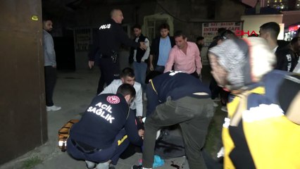 Erzurum'da bir genç küpe taktığı için dövülüp bıçaklandı