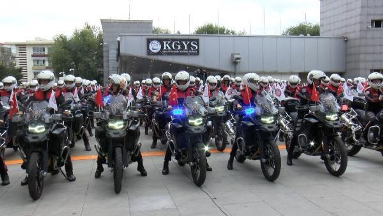 İSTANBUL'DA 180 MOTOSİKLET EMNİYETE TÖRENLE TESLİM EDİLDİ