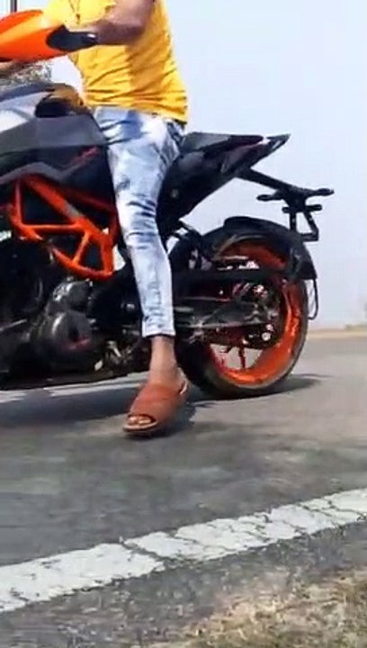 KTM Duke 390 My first stunt video