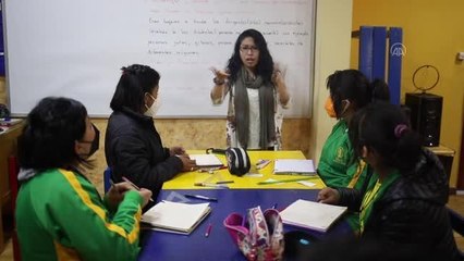 Bolivya'da işitme engelli çocuklar için pedagojik destek merkezi???????