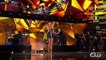 Mariah Carey chante "Emotions" en live