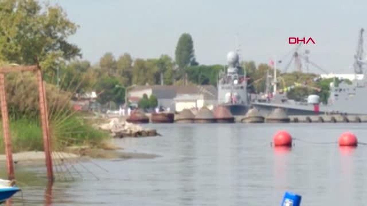 DONANMA KOMUTANLIĞI'NDA BAKIMA ALINAN GEMİDEN DENİZE DÜŞEN 4 ASKER KURTARILDI