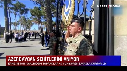 Azerbaycan şehitlerini anıyor