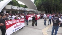 İzmir haberleri! İzmir'de İşten Atılan Sigara Fabrikası İşçileri Eylemde: 