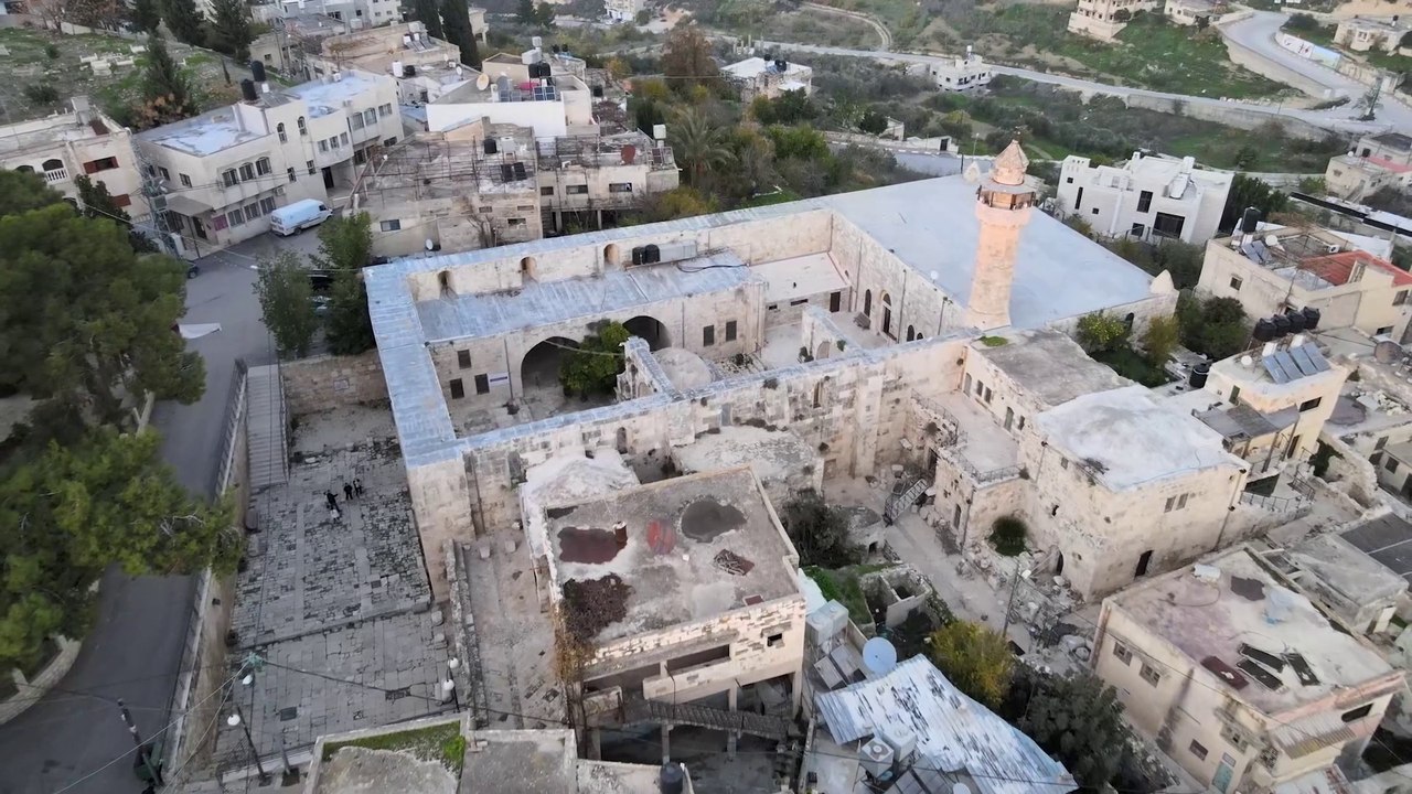 سجن النبي يحيى عليه السلام - إعدامه - قبره - مقامه | مسجد النبي يحيى في بلدة سبسطية | تصوير جوي