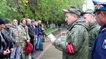 شاهد: جنود الاحتياط الروس يصلون إلى قاعدة عسكرية