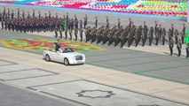 Son dakika haber: Türkmenistan milli günü dolayısıyla askeri geçit töreni düzenlendi